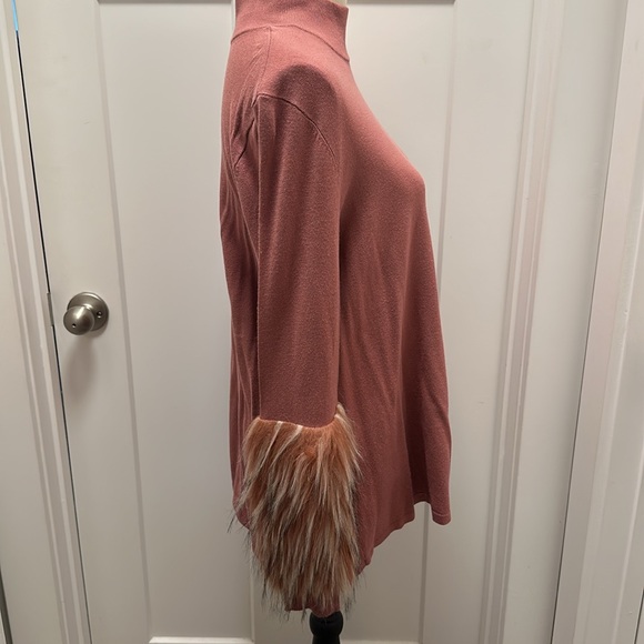 NWT Alfani Faux Fur Sleeve Sweater 🎿 - Picture 2 of 5
